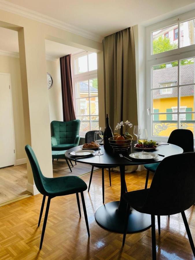 Hirsch Apartment *